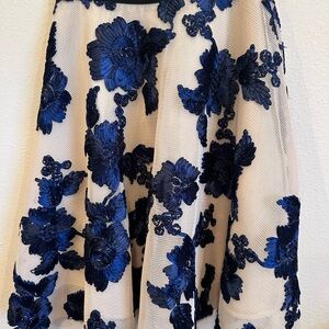 Elegant Blue Floral Skirt size M